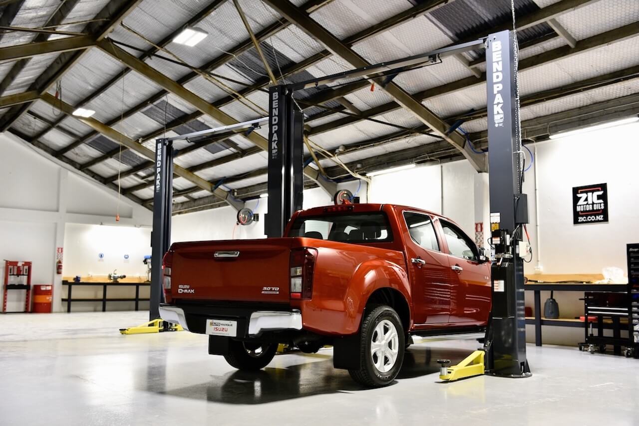 Clean two post hoists