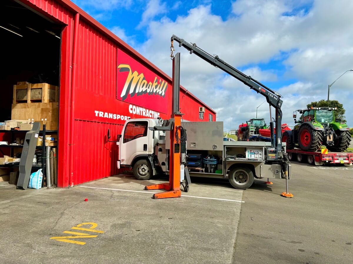 Wireless heavy column hoist repair